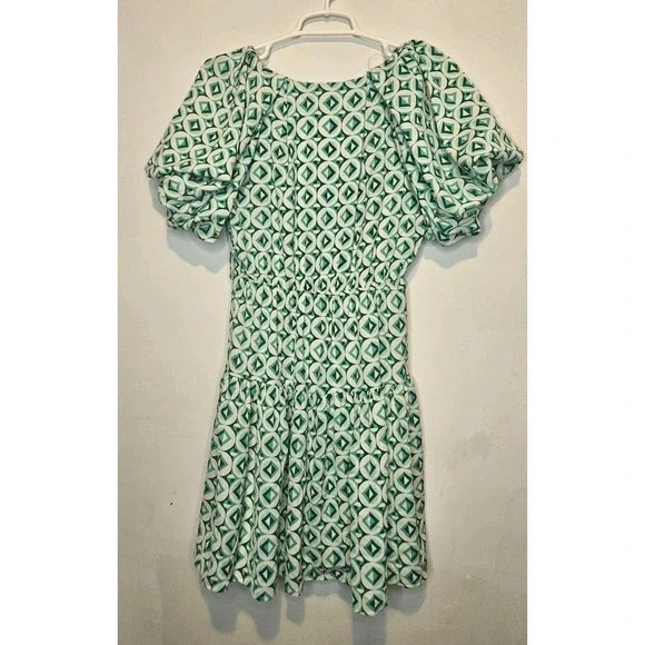 🩷💜Entro Green & White Puff Sleeve Mini Dress – Size Small🩷💚 - Picture 2 of 8